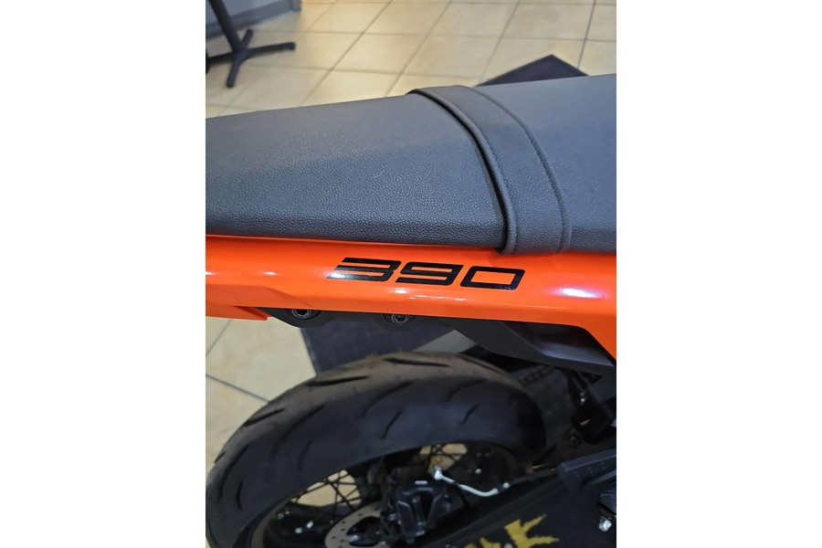 2026 KTM 390 SMC R