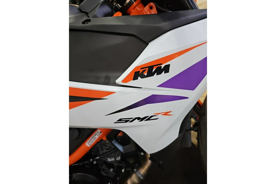 2026 KTM 390 SMC R