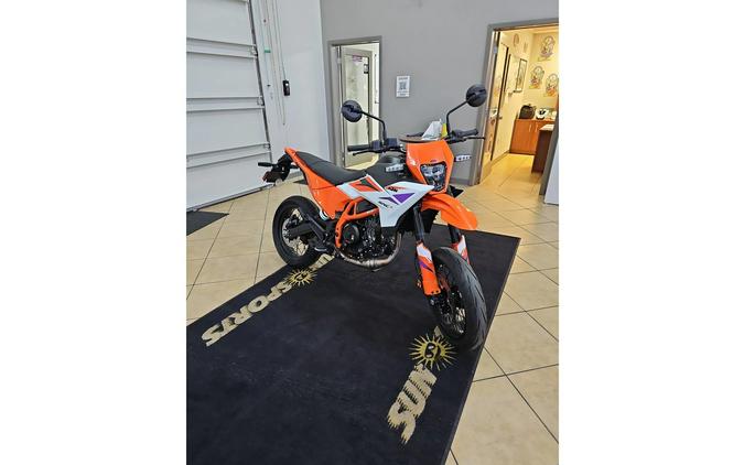 2026 KTM 390 SMC R