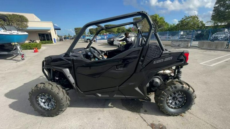 2023 Can-Am® Maverick Trail DPS 1000