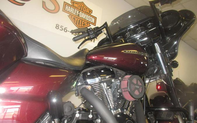 2018 Harley-Davidson® FLHXS - Street Glide® Special