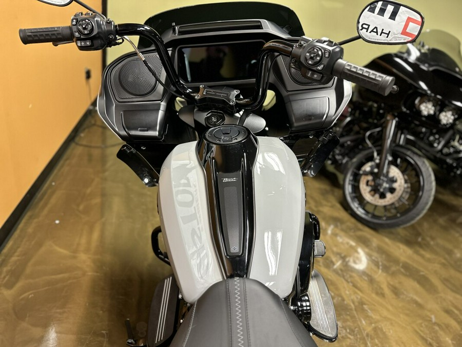 FLTRX 2025 Road Glide™