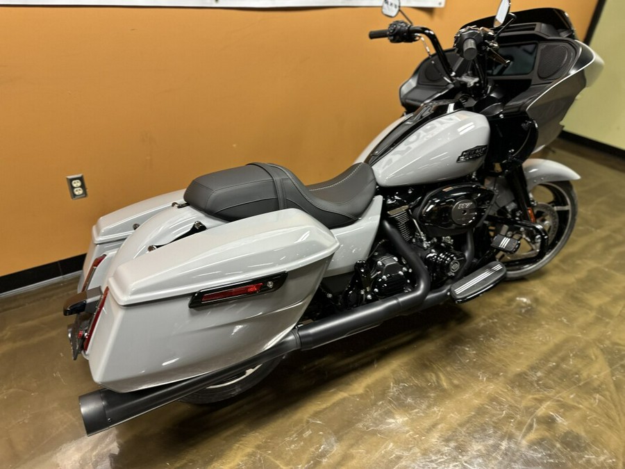 FLTRX 2025 Road Glide™