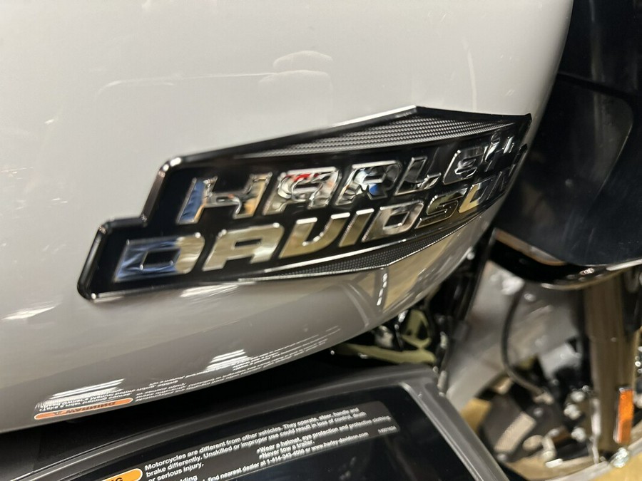 FLTRX 2025 Road Glide™