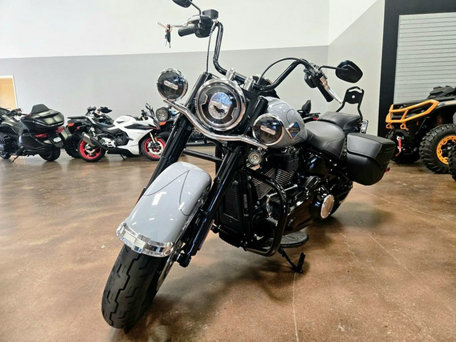 2026 Harley-Davidson Softail FLHC - Heritage Classic