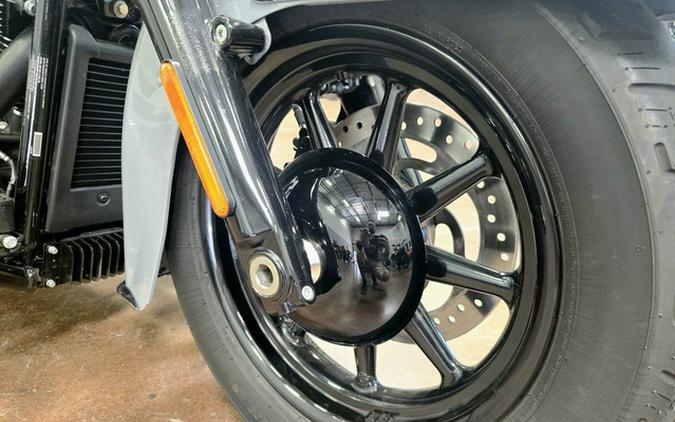 2026 Harley-Davidson Softail FLHC - Heritage Classic