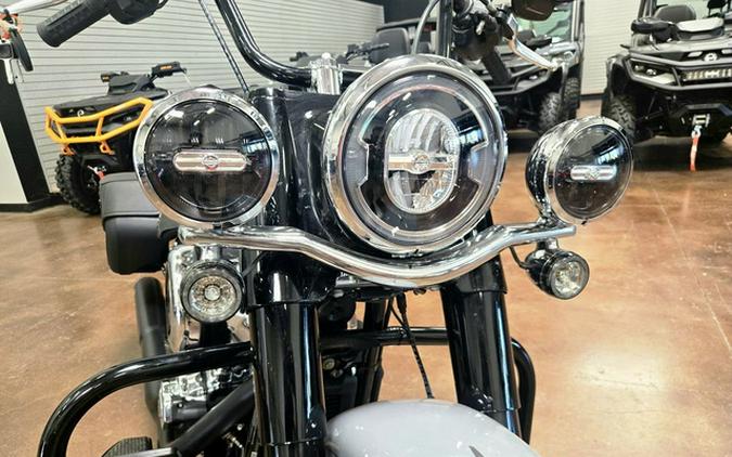 2026 Harley-Davidson Softail FLHC - Heritage Classic