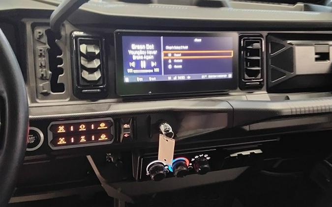 2026 Can-Am Defender Limited HD11