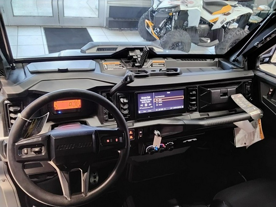 2026 Can-Am Defender Limited HD11