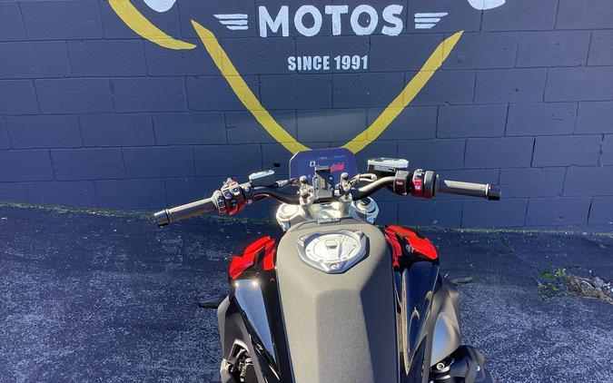 2026 BMW R1300R