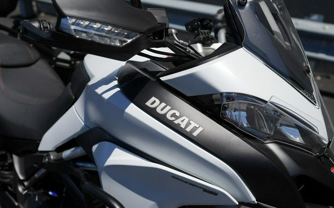 2018 Ducati Multistrada 950 SW Star White Silk