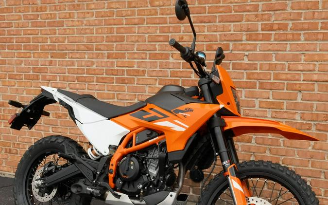 2025 KTM Adventure R 390
