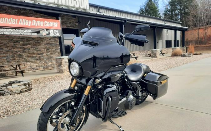 2014 Harley-Davidson® Street Glide® Vivid Black