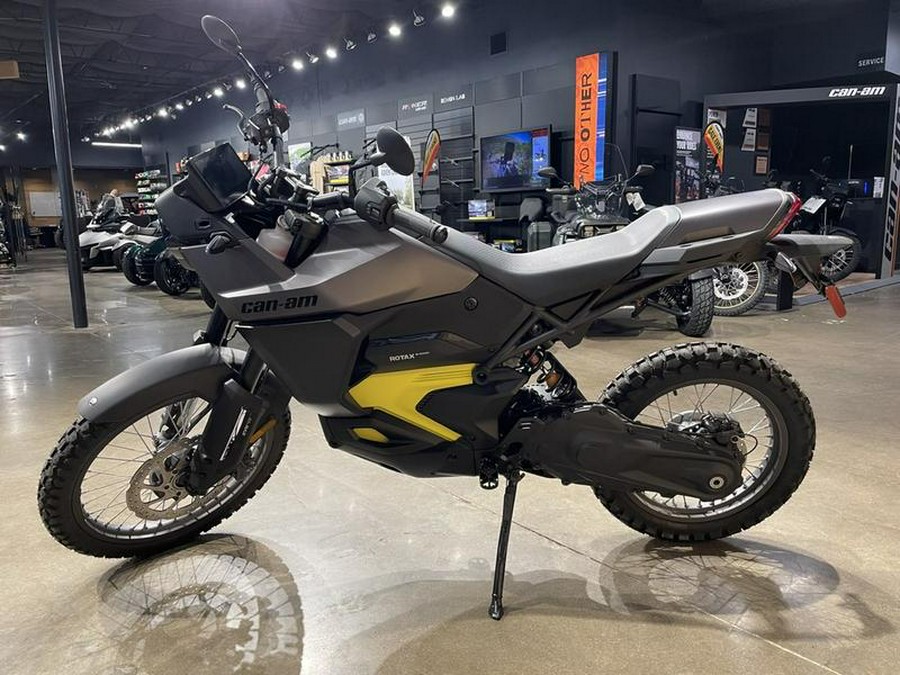 2025 Can-Am® Origin Carbon Black