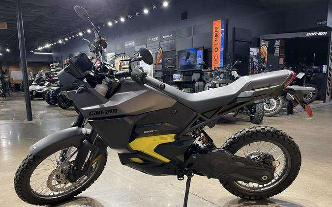 2025 Can-Am® Origin Carbon Black