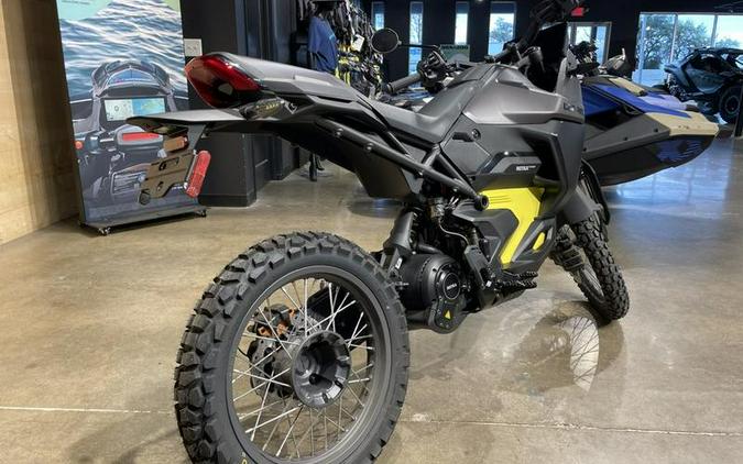 2025 Can-Am® Origin Carbon Black