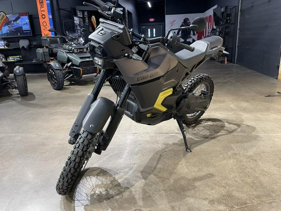 2025 Can-Am® Origin Carbon Black