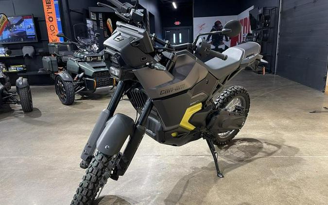 2025 Can-Am® Origin Carbon Black