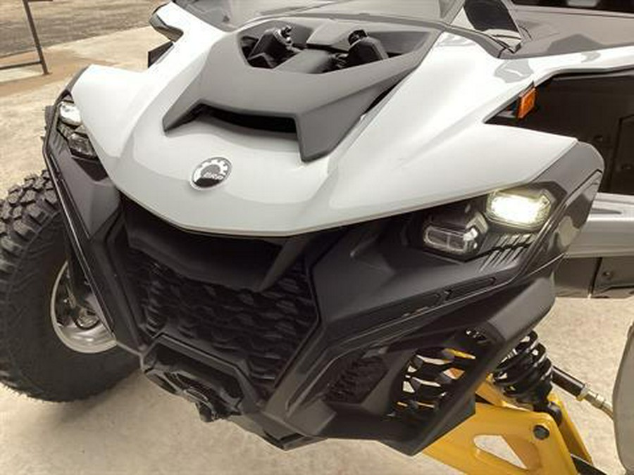 2024 Can-Am Maverick R