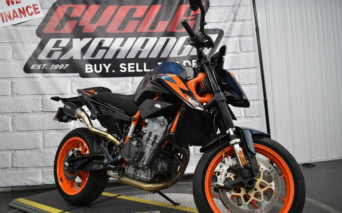 2022 KTM Duke 890 R