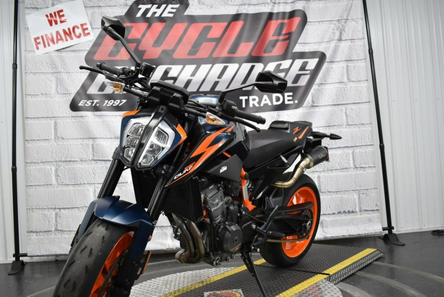 2022 KTM Duke 890 R
