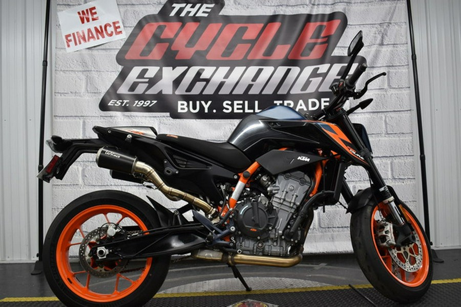 2022 KTM Duke 890 R