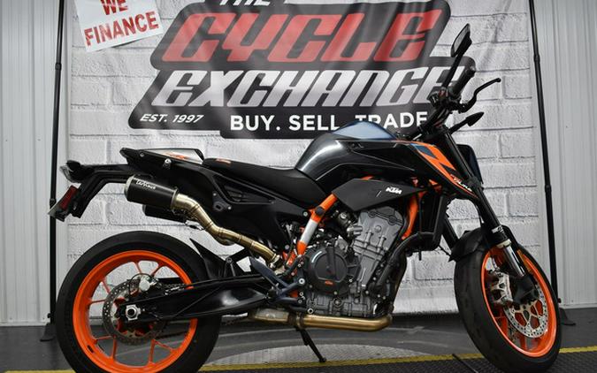 2022 KTM Duke 890 R
