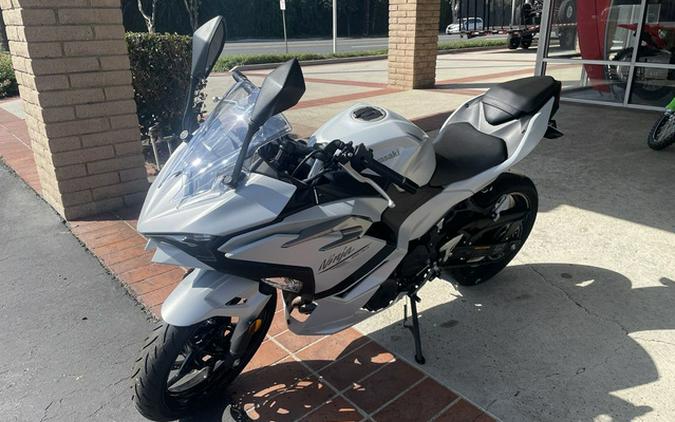 2025 Kawasaki Ninja 500