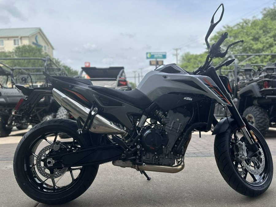 2024 KTM 790 Duke