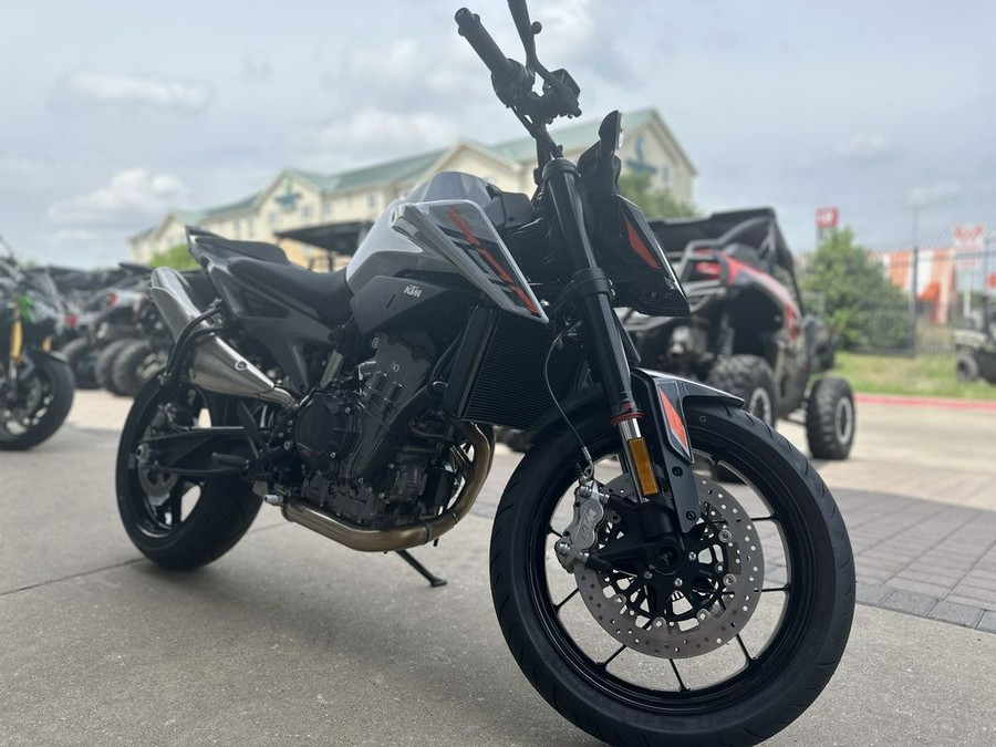 2024 KTM 790 Duke