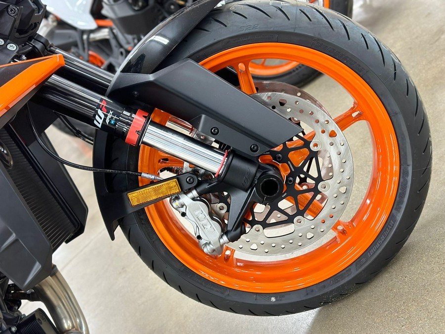 2024 KTM Duke 990