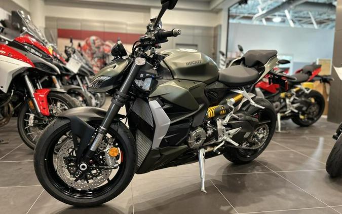 2024 Ducati Streetfighter V2 Storm Green