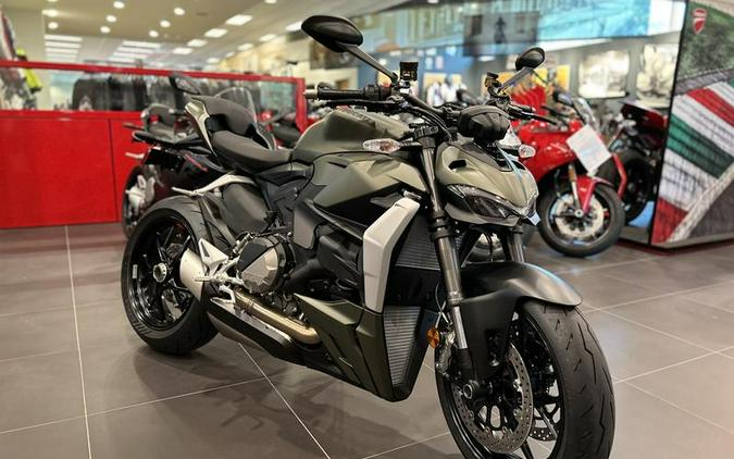 2024 Ducati Streetfighter V2 Storm Green