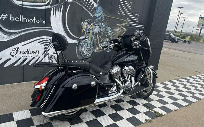 2017 Indian Motorcycle® Chieftain® Thunder Black Pearl