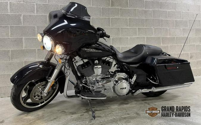 2013 Harley-Davidson® FLHX - Street Glide®