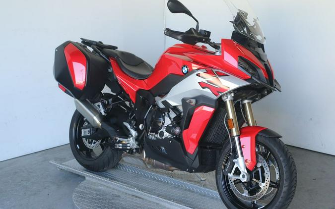 2021 BMW S 1000 XR Racing Red