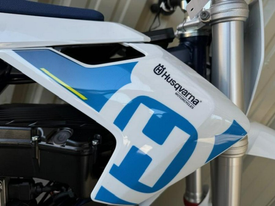 2024 Husqvarna® EE 5