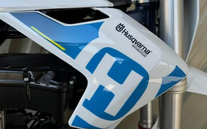 2024 Husqvarna® EE 5