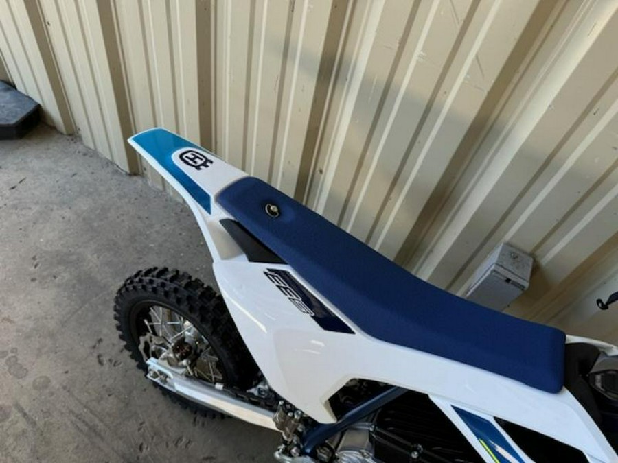 2024 Husqvarna® EE 5