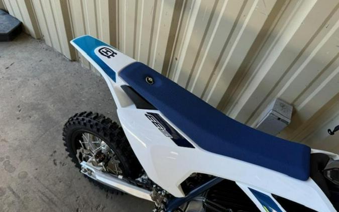 2024 Husqvarna® EE 5