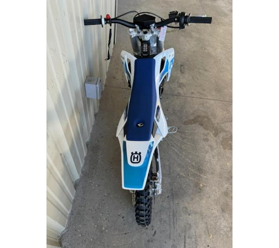 2024 Husqvarna® EE 5