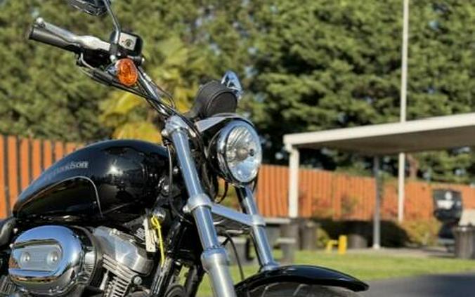 2015 Harley-Davidson 883 Roadster XL883R