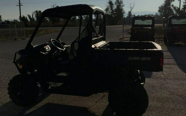 2025 Can-Am® Defender XT HD10