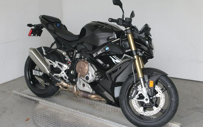 2024 BMW S 1000 R