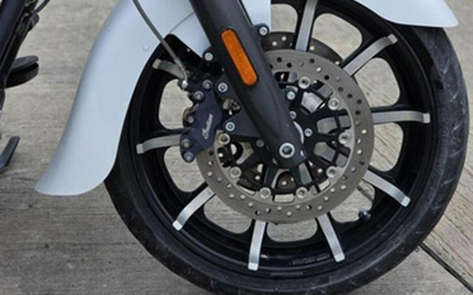 2019 Indian Springfield Dark Horse White Smoke