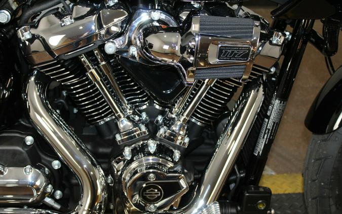 2025 Harley-Davidson Low Rider® ST Vivid Black