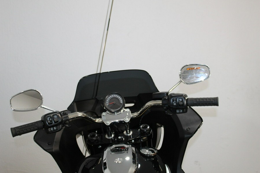 2025 Harley-Davidson Low Rider® ST Vivid Black