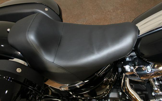 2025 Harley-Davidson Low Rider® ST Vivid Black