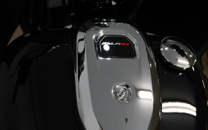 2025 Harley-Davidson Low Rider® ST Vivid Black