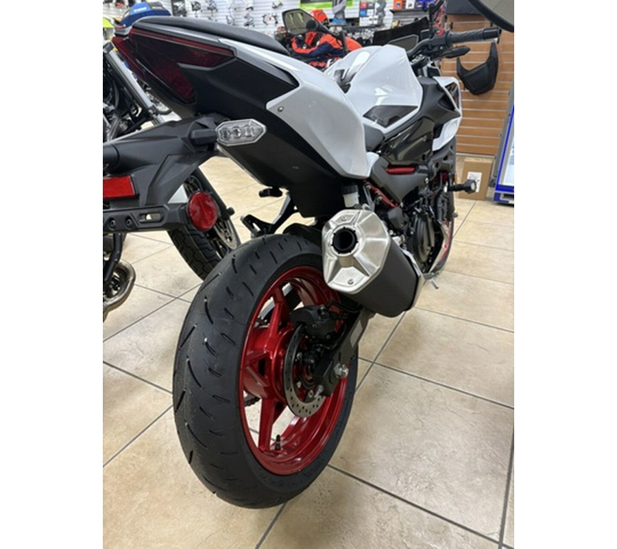 2026 Kawasaki Z500 SE ABS